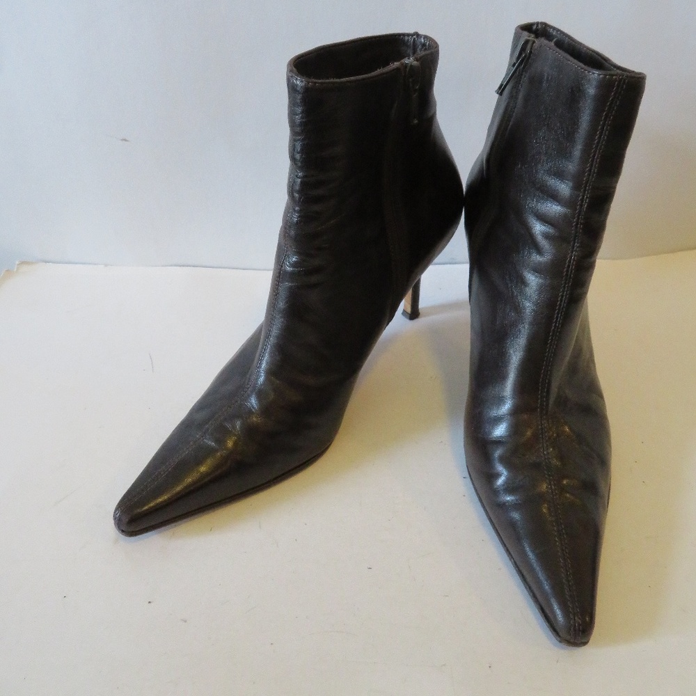 ISAAC BROWN POINTED TOE HEEL ANKLE BOOTS SIZE 8